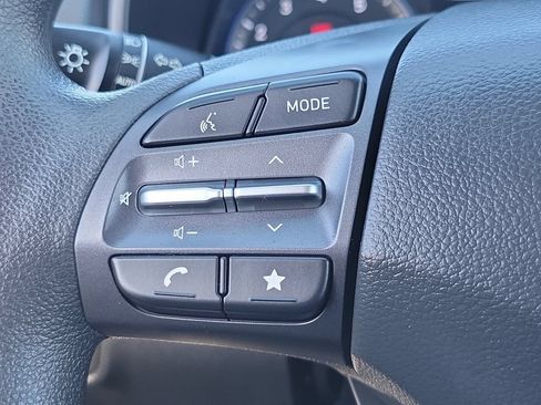 Used 2023 Hyundai Kona SE AWD/4WD image 5