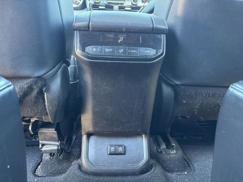 Used 2021 Toyota Highlander XSE AWD/4WD image 17