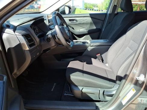 Used 2024 Nissan Rogue S AWD/4WD image 18