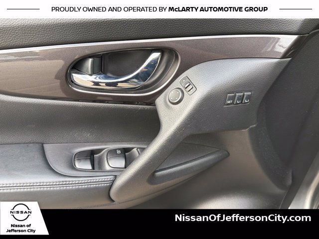 Used 2019 Nissan Rogue SV w/ Premium Package AWD/4WD image 20