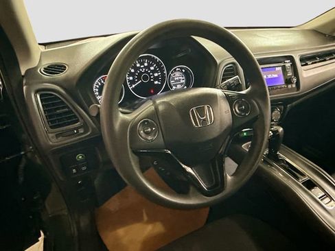Used 2018 Honda HR-V LX image 12