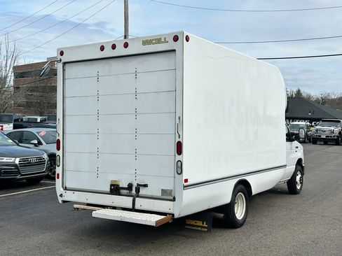 Used 2019 Ford E-350 and Econoline 350 Super Duty RWD image 6