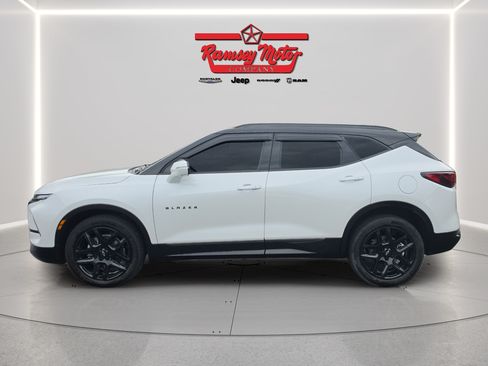 Used 2023 Chevrolet Blazer RS w/ Driver Confidence II Package FWD image 2