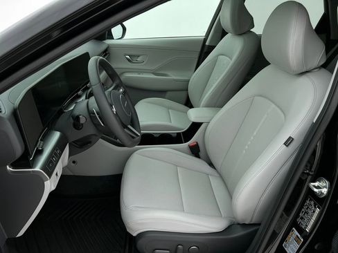 Used 2025 Hyundai Kona Limited image 16