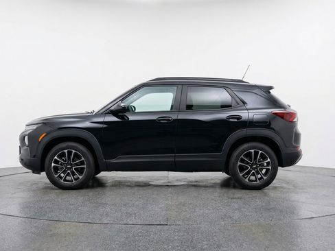 Used 2025 Chevrolet TrailBlazer LT image 5