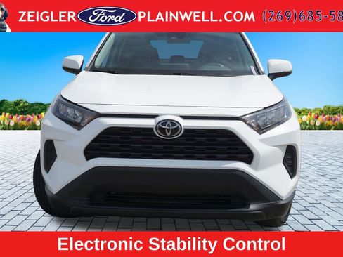 Used 2022 Toyota RAV4 LE FWD image 8