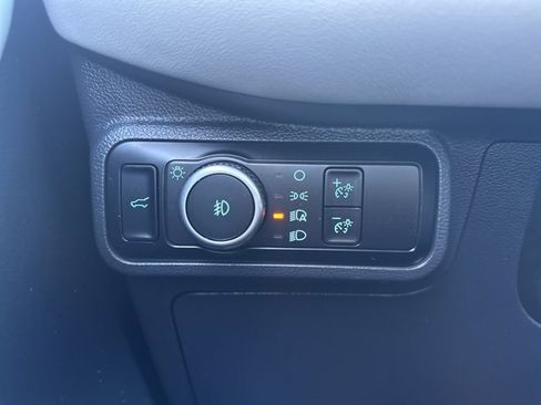 Used 2025 Ford Explorer Active w/ Active Comfort Package image 15