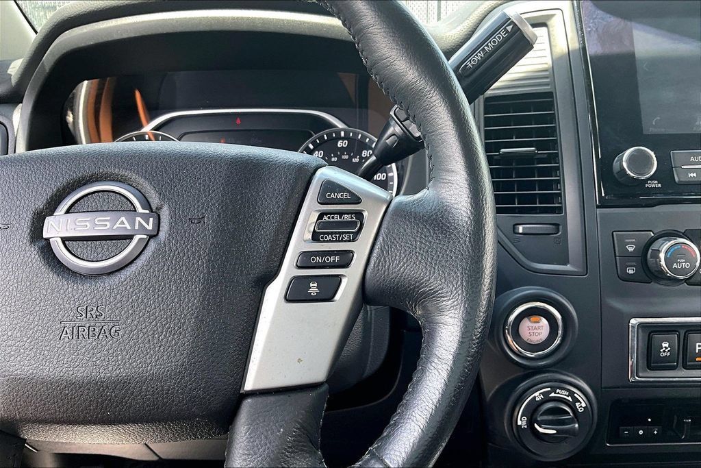 Used 2024 Nissan Titan SV w/ SV Convenience Package AWD/4WD image 12