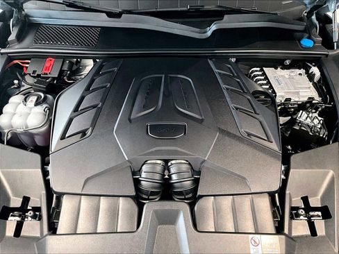 Used 2025 Porsche Cayenne GTS image 24