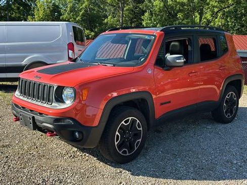 Used 2016 Jeep Renegade Trailhawk w/ Cold Weather Group AWD/4WD image 2