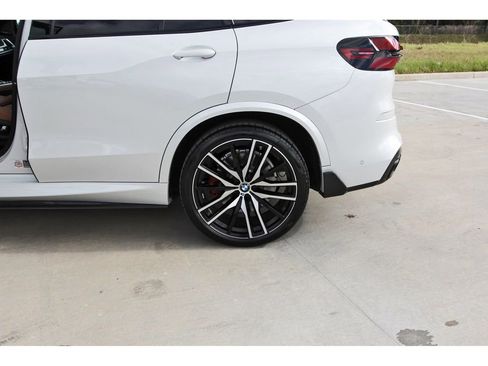 Used 2025 BMW X5 M60i w/ Executive Package image 31