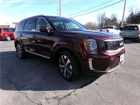 Used 2022 Kia Telluride S AWD/4WD image 1
