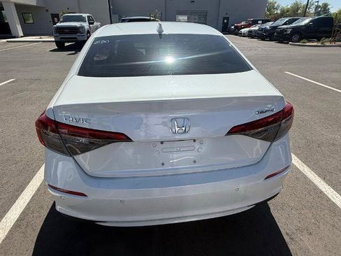 Used 2023 Honda Civic Touring image 5