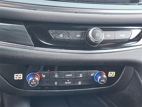 Used 2023 Buick Enclave Essence w/ Experience Buick Package image 27