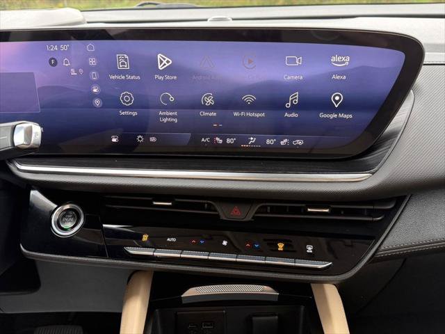 Used 2025 Buick Envision Preferred AWD/4WD image 20