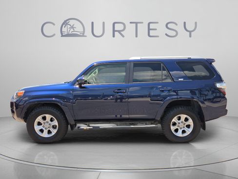 Used 2016 Toyota 4Runner SR5 RWD image 2