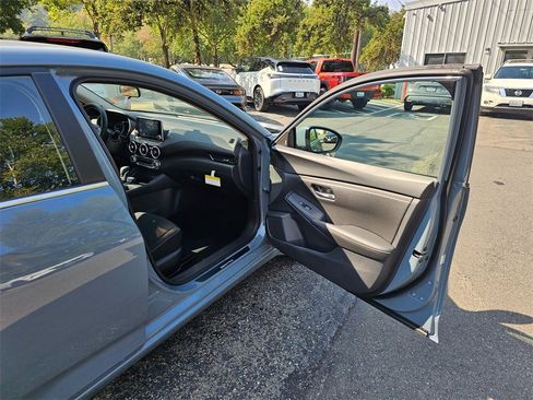 New 2025 Nissan Sentra SV image 25