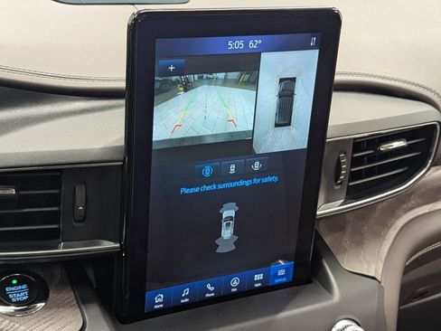 Used 2020 Ford Explorer Platinum w/ Premium Technology Package image 31