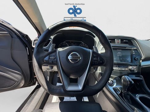 Used 2017 Nissan Maxima SR w/ Midnight Edition FWD image 16