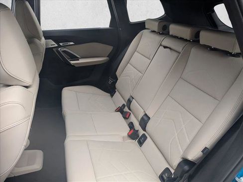 Used 2025 BMW X1 xDrive28i w/ Premium Package image 16