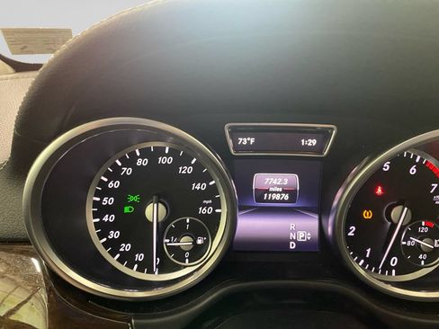 Used 2015 Mercedes-Benz GL 450 4MATIC image 19