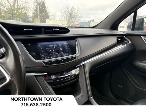 Used 2020 Cadillac XT5 Premium Luxury image 21