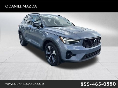 Used 2023 Volvo XC40 B5 Ultimate AWD/4WD image 1