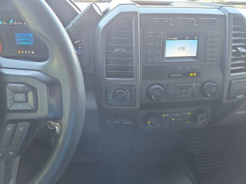 Used 2022 Ford F250 XL w/ Power Equipment Group image 11