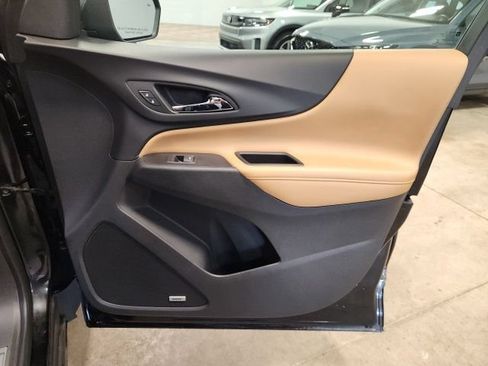 Used 2018 Chevrolet Equinox Premier AWD/4WD image 36