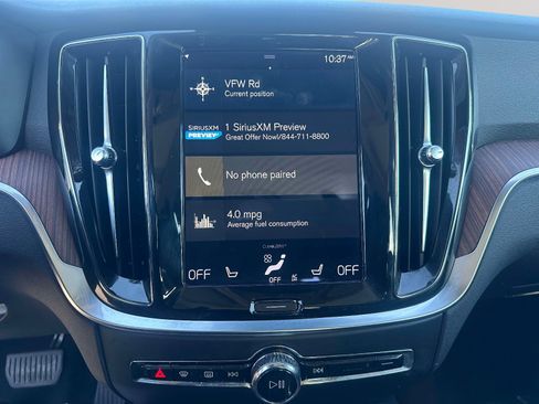 Used 2022 Volvo S60 B5 Momentum w/ Premium Package image 9