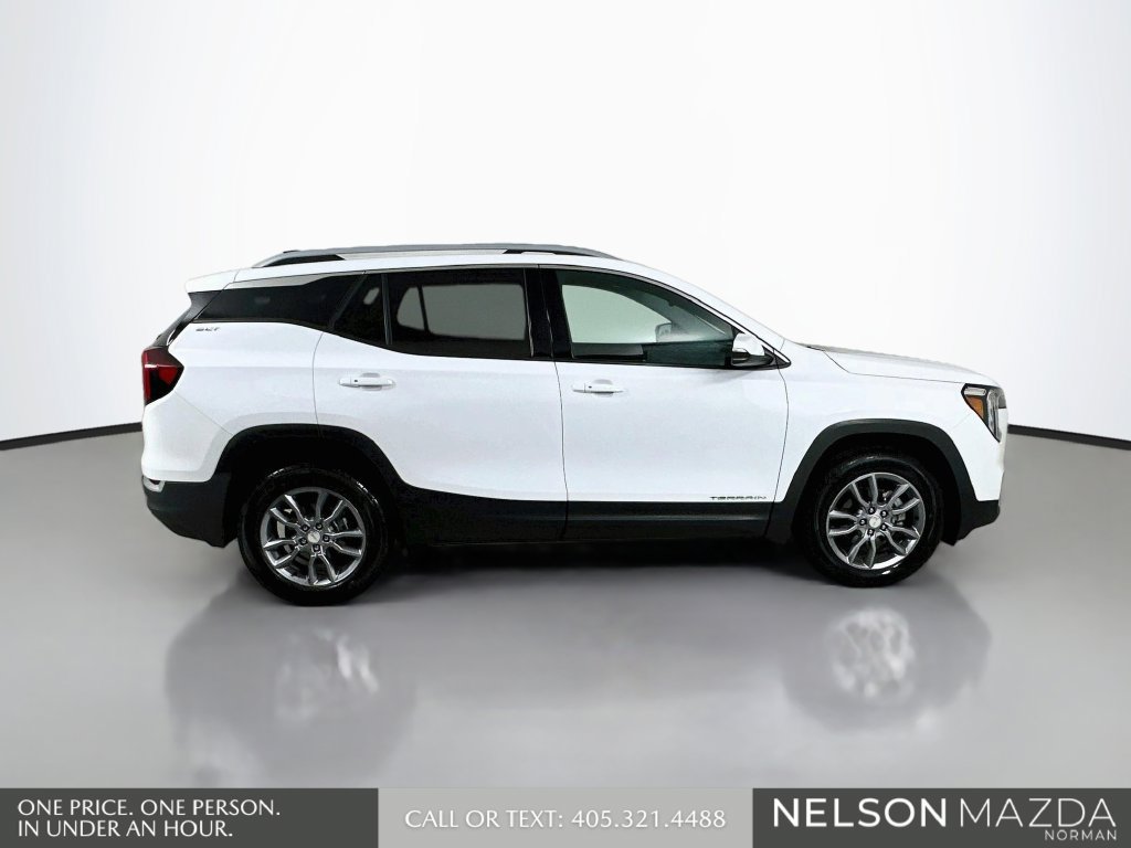 Used 2024 GMC Terrain SLT AWD/4WD image 5