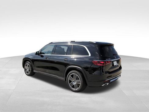 Used 2025 Mercedes-Benz GLS 450 4MATIC image 3