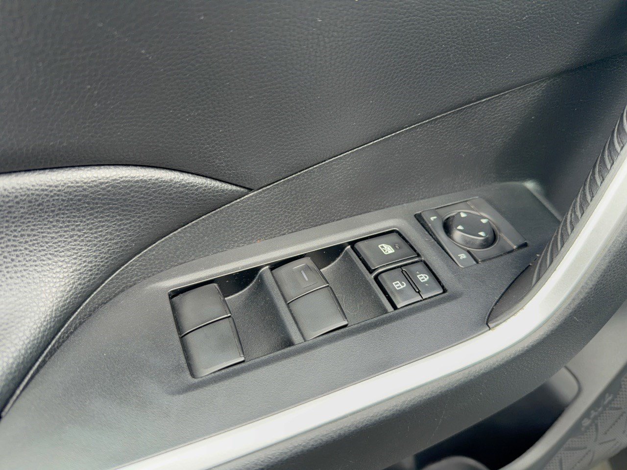 Used 2021 Toyota RAV4 XLE AWD/4WD image 15