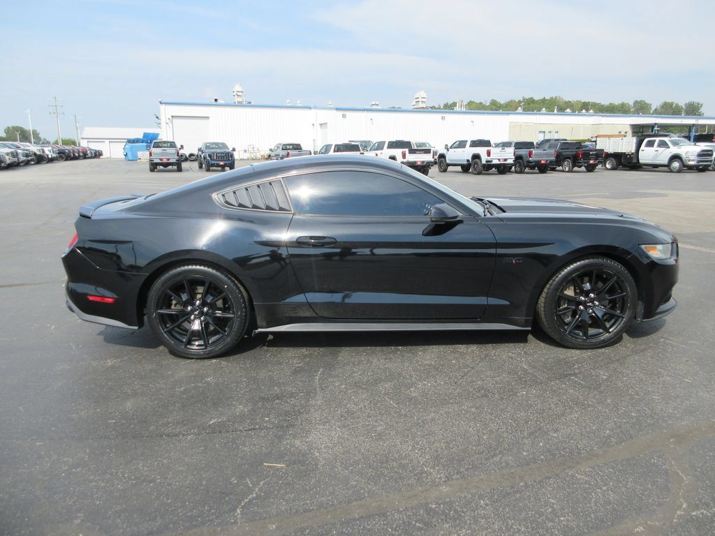 Used 2017 Ford Mustang GT Premium w/ Black Accent Package RWD image 4