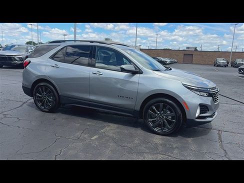 Used 2024 Chevrolet Equinox RS w/ LPO, Floor Liner Package FWD image 2