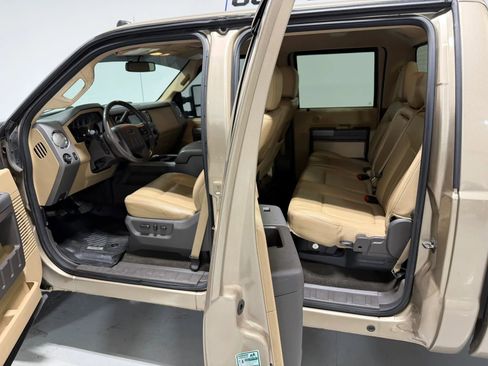 Used 2012 Ford F250 Lariat w/ Chrome Pkg image 11