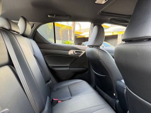 Used 2016 Lexus CT 200h 5dr Hybrid w/ Navigation Package image 15