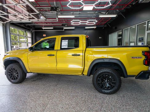 Used 2023 Chevrolet Colorado Trail Boss w/ Technology Package AWD/4WD image 2