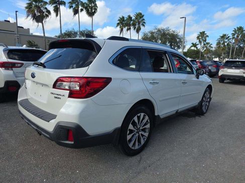 Used 2019 Subaru Outback 3.6R Touring image 3