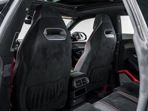 Used 2023 Lamborghini Urus Performante AWD/4WD image 32