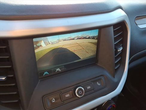 Used 2019 GMC Acadia SLE FWD image 10
