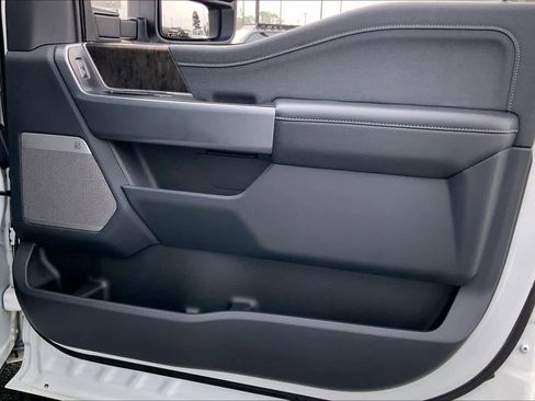 Used 2023 Ford F250 Lariat w/ Chrome Package image 22