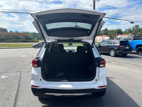 Used 2024 Chevrolet Equinox LT AWD/4WD image 8