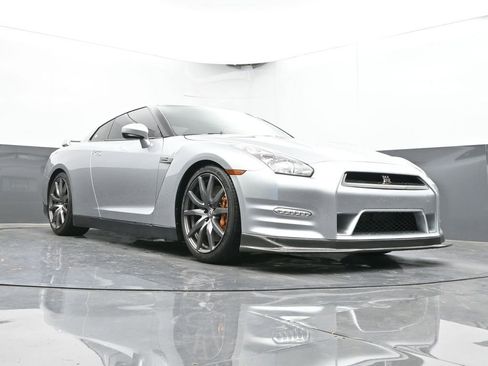 Used 2012 Nissan GT-R Premium AWD/4WD image 46
