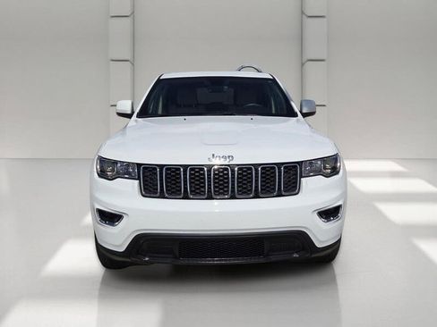 Used 2022 Jeep Grand Cherokee Laredo E AWD/4WD image 8