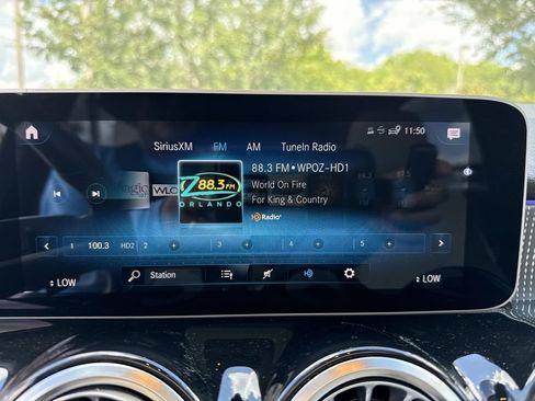 Used 2021 Mercedes-Benz GLB 250 4MATIC image 31