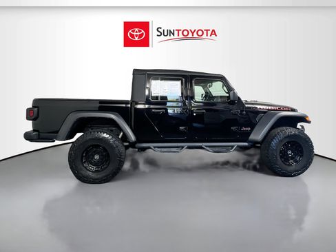 Used 2022 Jeep Gladiator Rubicon image 2