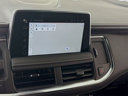 Used 2024 GMC Yukon XL SLT w/ SLT Luxury Package image 7