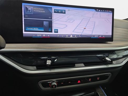 Used 2025 BMW X5 xDrive50e AWD/4WD image 19