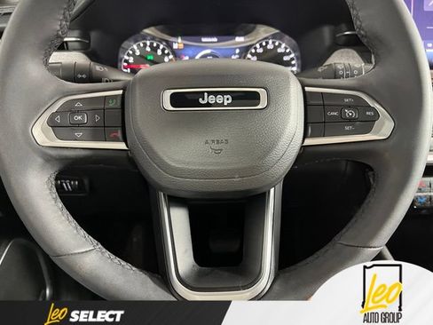 Used 2023 Jeep Compass Latitude w/ Sun and Sound Group AWD/4WD image 17